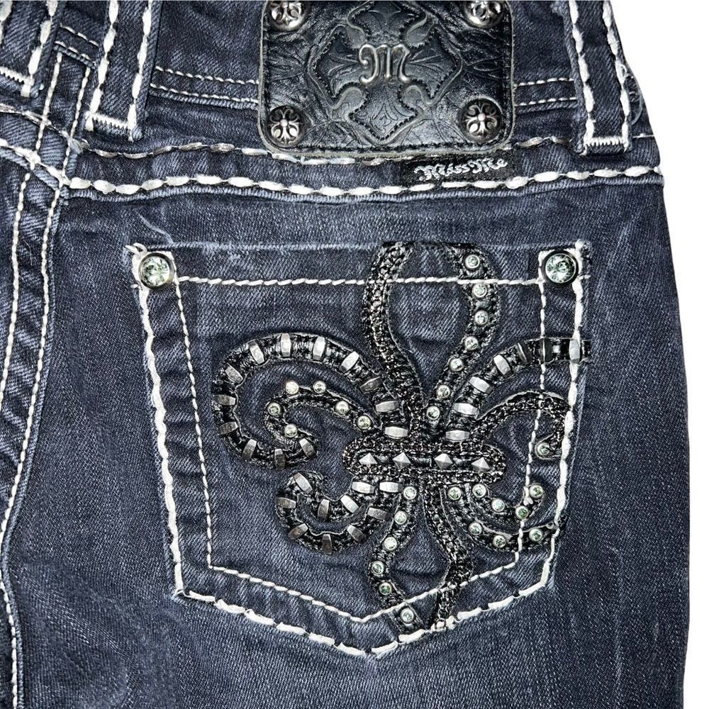 Miss Me Jeans (28x26)